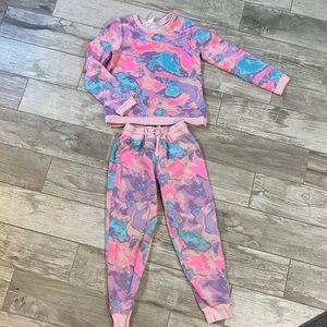 Tie-die lounge outfit -like new!